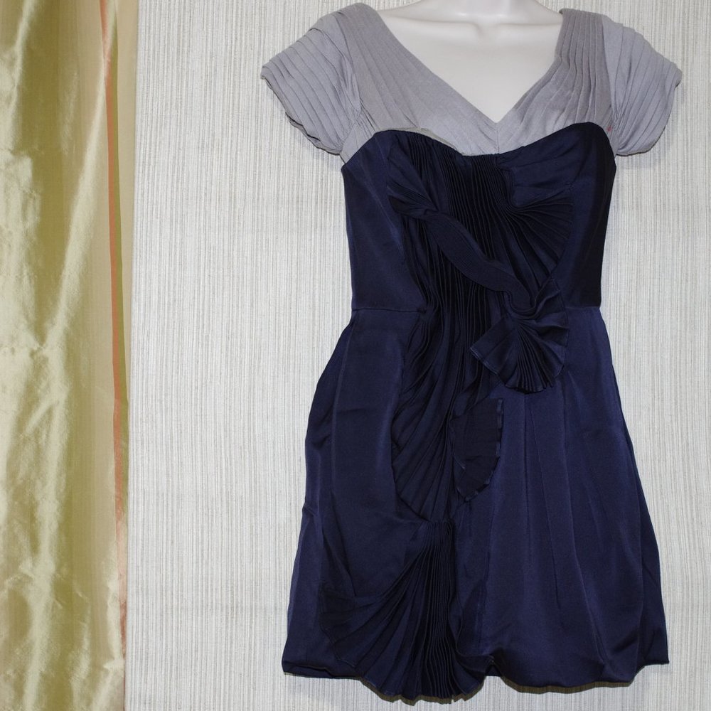 BCBGMAXAZRIA Runway Navy Gray Satin Woven Dress size:0